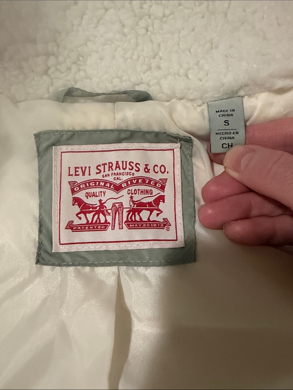 Levi's Women’s Stand Collar Sherpa Teddy Jacket Cream Olive Size S - Picture 5 of 5